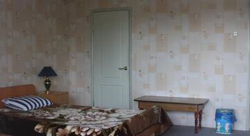 Фото номера Трехместный номер эконом-класса Гостиница Гостевой Дом Ким Хаус г. Южно-Сахалинск 3