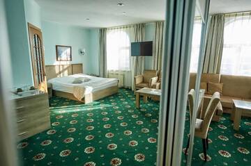 Фото номера Стандартный двухместный люкс с 1 кроватью Гостиница Imperial Palace Hotel г. Южно-Сахалинск 15