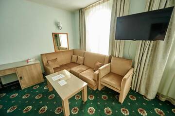 Фото номера Стандартный двухместный люкс с 1 кроватью Гостиница Imperial Palace Hotel г. Южно-Сахалинск 14