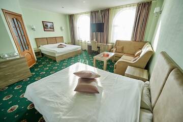 Фото номера Двухместный номер с 2 отдельными кроватями Гостиница Imperial Palace Hotel г. Южно-Сахалинск 8