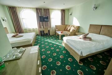 Фото номера Двухместный номер с 2 отдельными кроватями Гостиница Imperial Palace Hotel г. Южно-Сахалинск 5