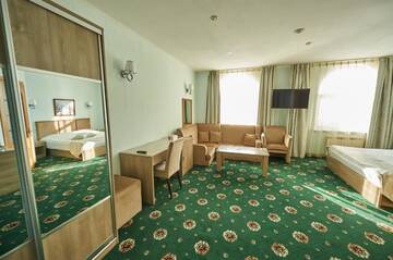 Фото номера Стандартный двухместный люкс с 1 кроватью Гостиница Imperial Palace Hotel г. Южно-Сахалинск 5