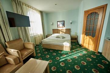 Фото номера Стандартный двухместный люкс с 1 кроватью Гостиница Imperial Palace Hotel г. Южно-Сахалинск 7